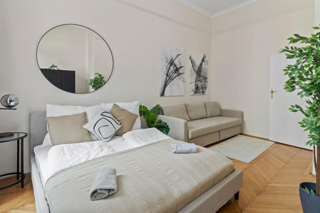 Appartement At Belvedere, Location Close To U1 *