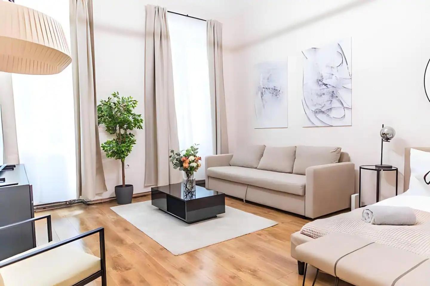 Appartement At Belvedere, Location Close To U1 *