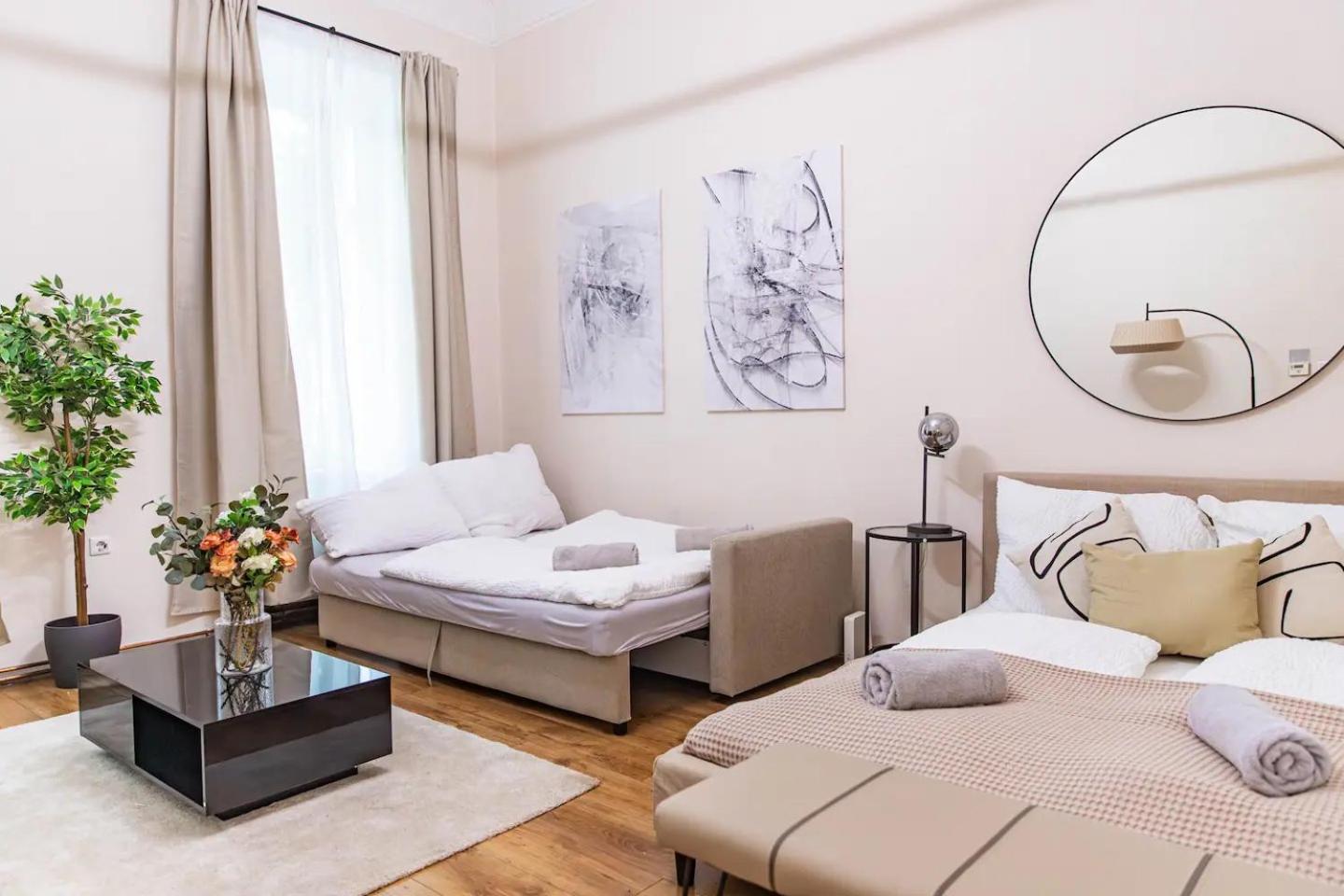 At Belvedere, Location Close To U1 Appartement Wenen
